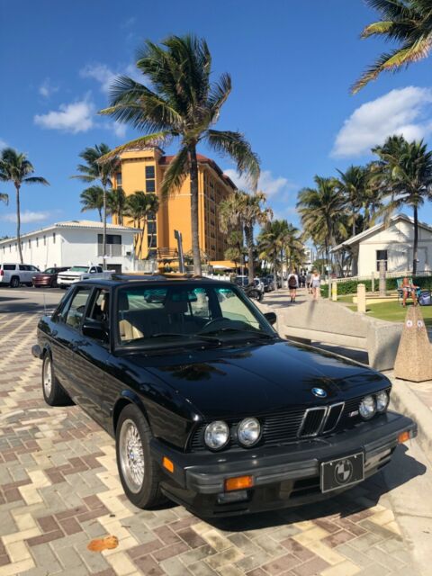 1988 BMW e28m5 1988 BMW M5
