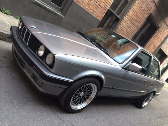1988 BMW E30 325is. Southern Car. CLEAN! 5sp. Lachssilber. Records, clean Carfax 1988 BMW 3-Series is
