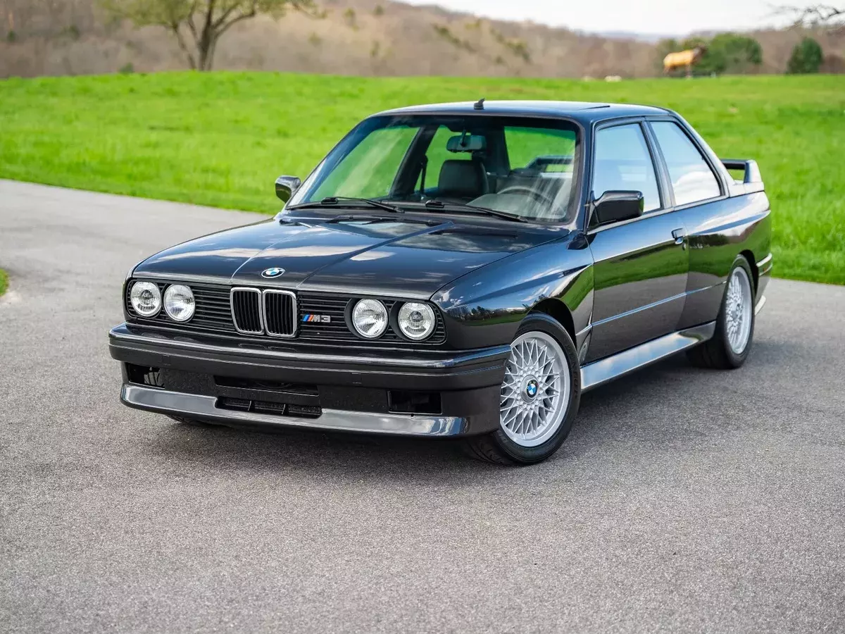 1988 BMW E30 M3 Diamond Schwarz/Black 1988 BMW M3