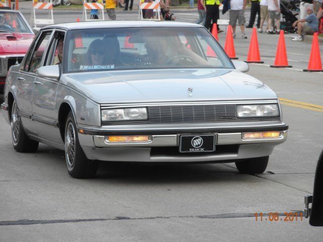 1988 Buick LeSabre Custom - photo 6