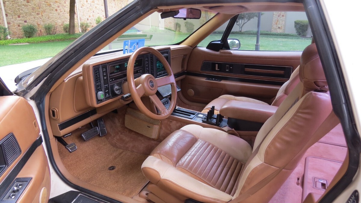 1988 Buick Reatta - photo 6