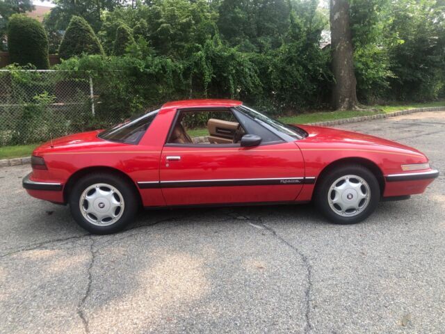 1988 Buick Reatta Red 3.8L V6 - low mileage and all service repair work done 1988 Buick Reatta