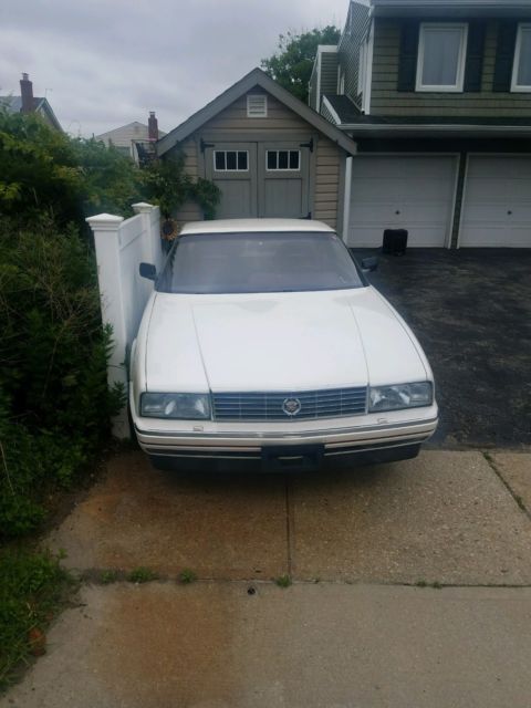 1988 cadillac allante convertable—-priced to sell— 1988 Cadillac Allante hard and soft top