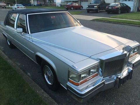 1988 Cadillac Brougham , 2nd owner. Excellent conditon, no rust.Florida car. Or 1988 Cadillac Brougham