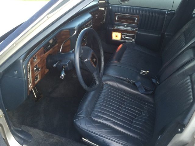 1988 Cadillac Brougham - photo 10