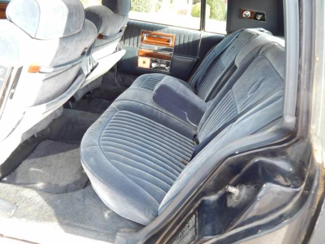 1988 Cadillac Brougham - photo 6