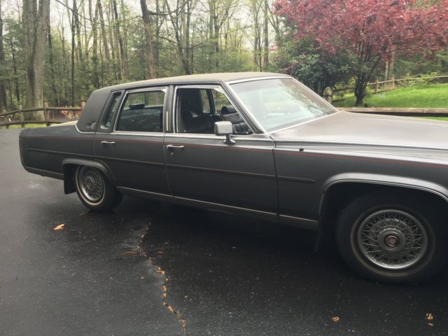 1988 Cadillac Brougham - photo 2