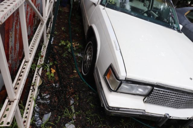1988 Cadillac DeVille - photo 2