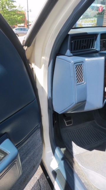 1988 Cadillac DeVille Couronne Edition - photo 12