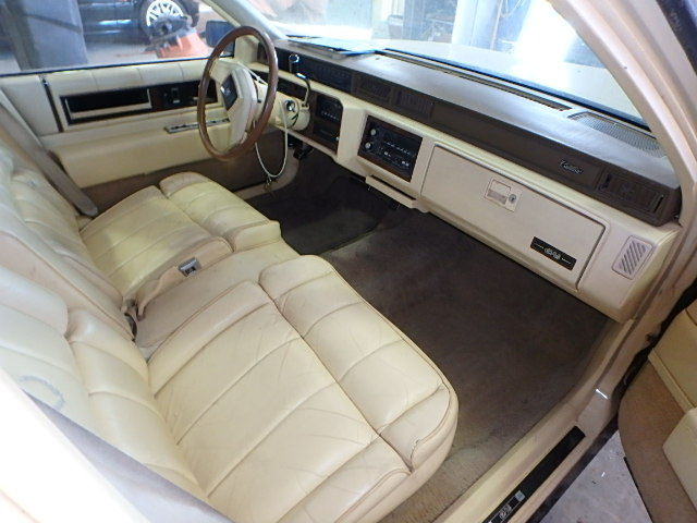 1988 Cadillac DeVille - photo 4