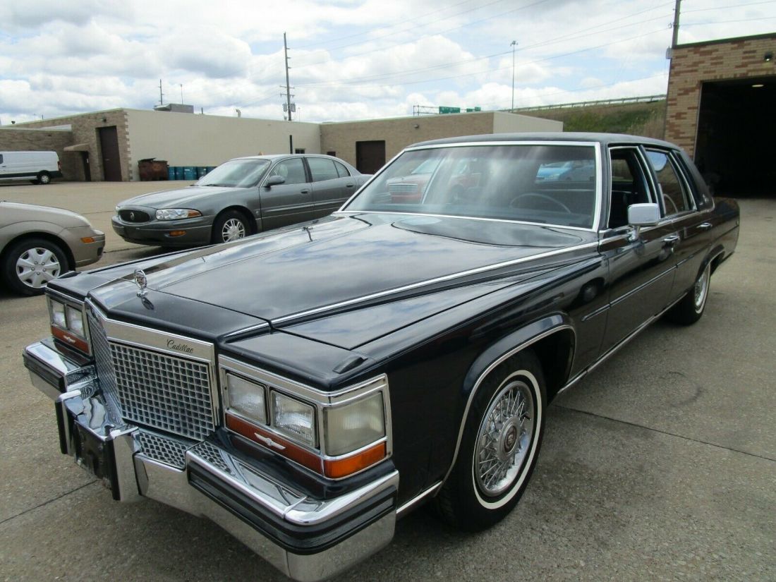 1988 Cadillac Fleetwood Brougham d'Elegance 4-door - Actual Miles - Runs Great! 1988 Cadillac Fleetwood NO RESERVE AUCTION - LAST HIGHEST BIDDER WINS CAR!