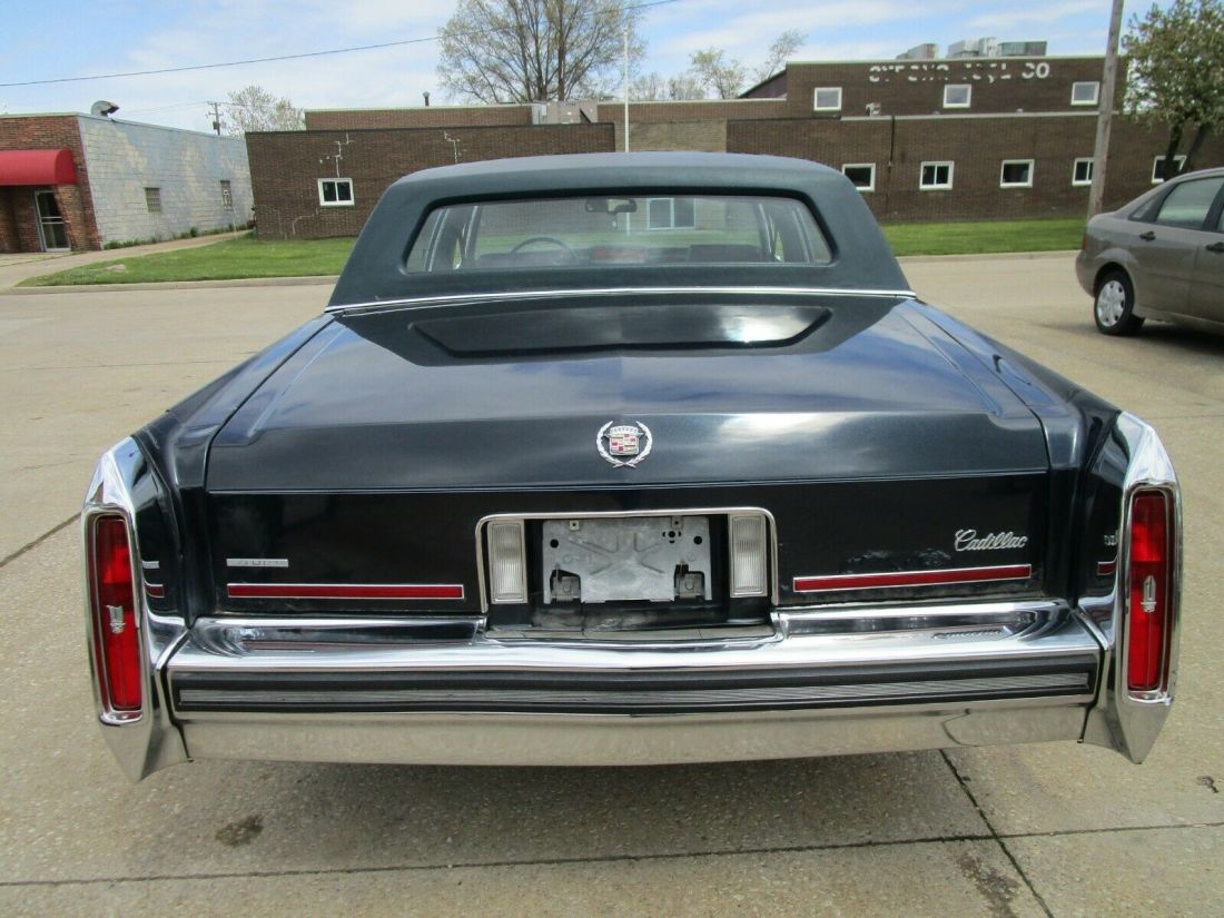 1988 Cadillac Fleetwood NO RESERVE AUCTION - LAST HIGHEST BIDDER WINS CAR! - photo 10