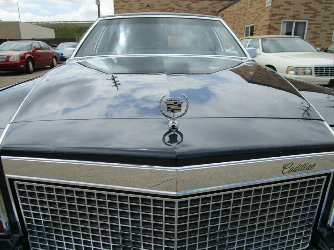 1988 Cadillac Fleetwood NO RESERVE AUCTION - LAST HIGHEST BIDDER WINS CAR! - photo 5
