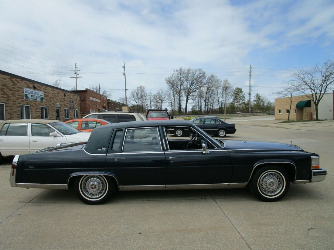 1988 Cadillac Fleetwood NO RESERVE AUCTION - LAST HIGHEST BIDDER WINS CAR! - photo 6