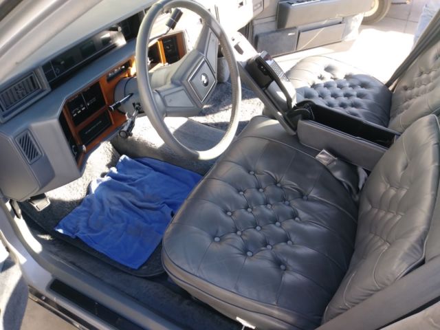 1988 Cadillac Fleetwood D'Dlegance quilted leather - photo 11