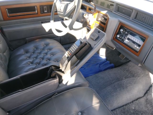 1988 Cadillac Fleetwood D'Dlegance quilted leather - photo 9