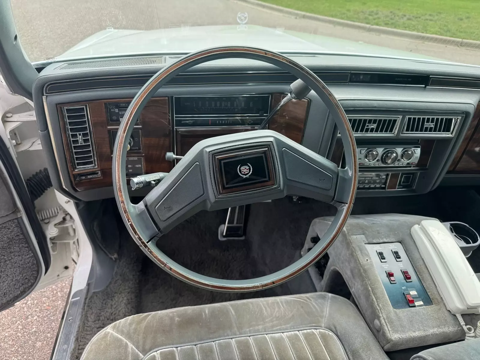 1988 Cadillac Fleetwood Brougham Limousine - photo 10
