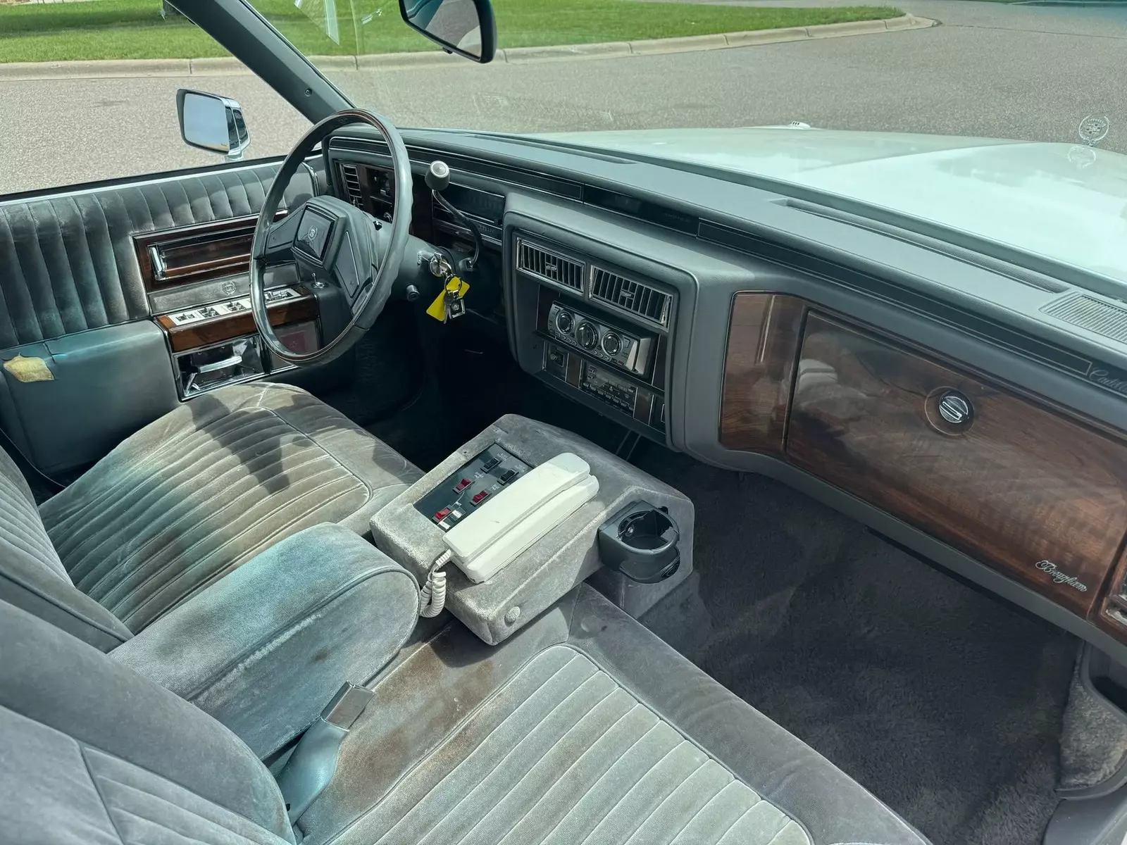 1988 Cadillac Fleetwood Brougham Limousine - photo 12