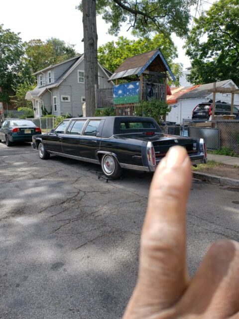 1988 Cadillac Fleetwood Brougham Limousine - photo 11