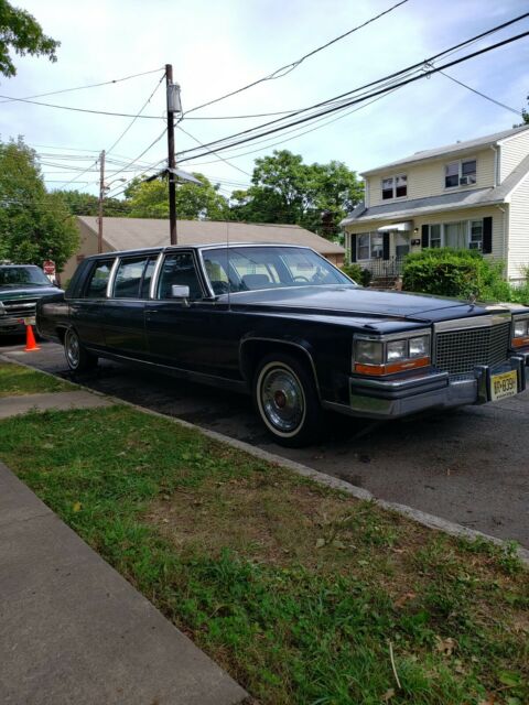 1988 Cadillac Fleetwood Brougham Limousine - photo 5