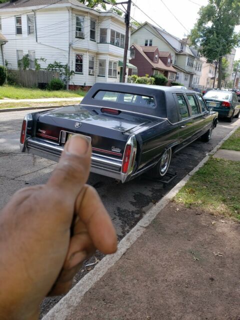 1988 Cadillac Fleetwood Brougham Limousine - photo 6