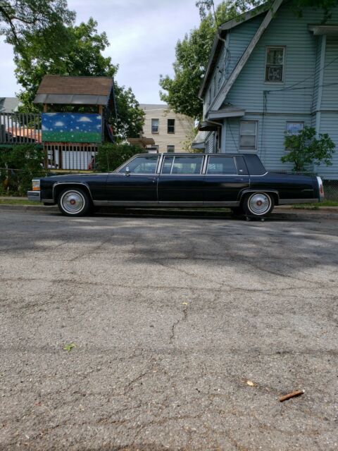 1988 Cadillac Fleetwood Brougham Limousine - photo 8