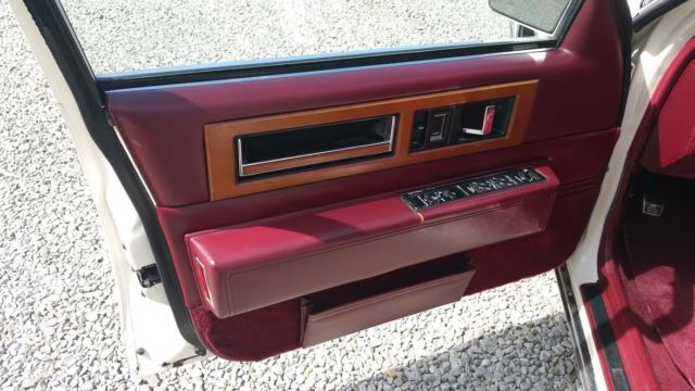 1988 Cadillac Fleetwood - photo 10