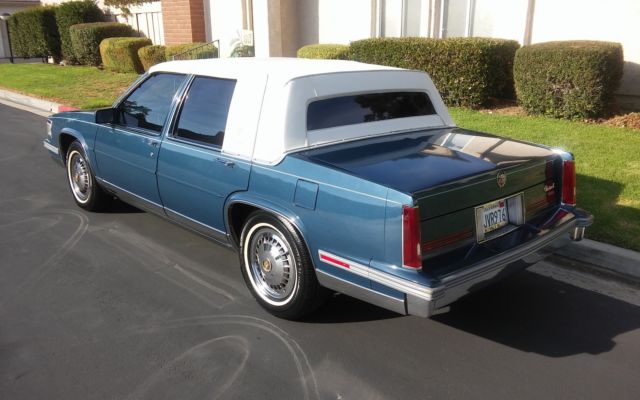 1988 Cadillac Fleetwood d'Elegance Sedan 4-Door - photo 4