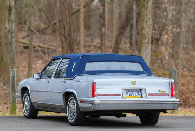 1988 Cadillac Fleetwood DElegance 1 Owner 52K Mi Texas Carriage Top CARFAX! - photo 4