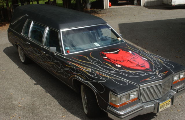 1988 Cadillac Brougham Hearse - photo 2