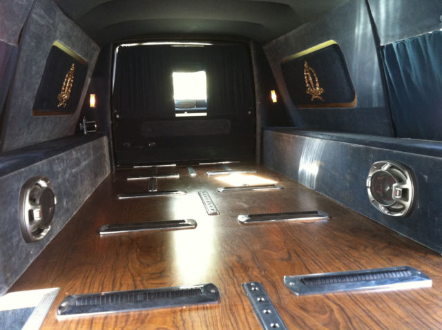 1988 Cadillac Brougham Hearse - photo 6
