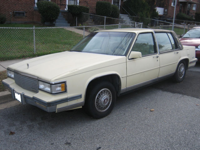 1988 Cadillac Sedan DeVille (Vintage) 1988 Cadillac DeVille Standard