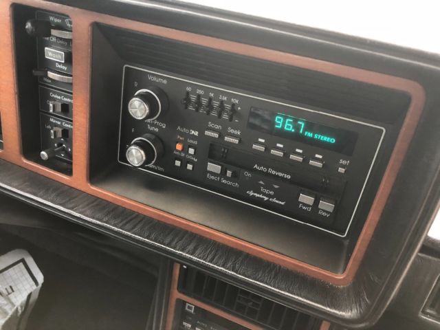 1988 Cadillac Seville - photo 11