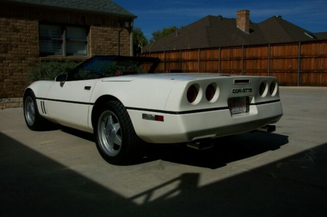 1988 Chevrolet Corvette Convertible - photo 3