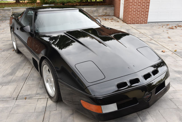1988 Chevrolet Corvette Base Hatchback 2-Door - photo 3