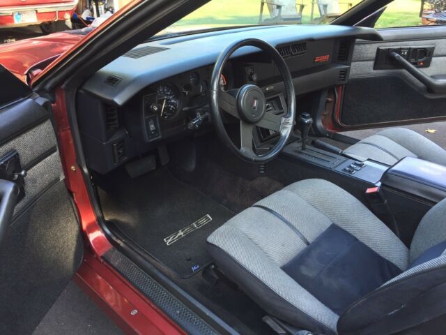 1988 Chevrolet Camaro - photo 10