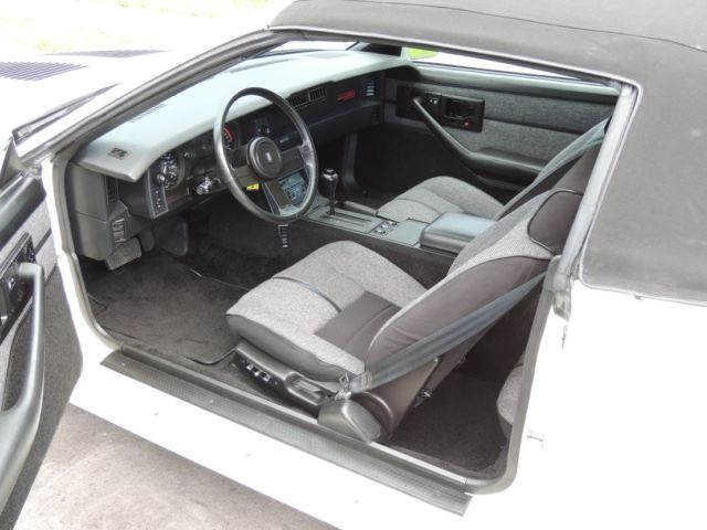 1988 Chevrolet Camaro - photo 7