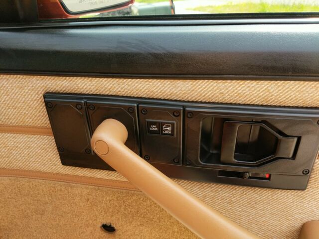 1988 Chevrolet Camaro Iroc-Z28 - photo 5