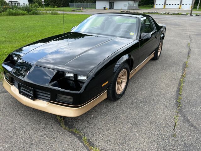 1988 Chevrolet Camaro - photo 2