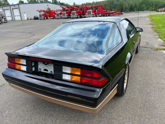 1988 Chevrolet Camaro - photo 8