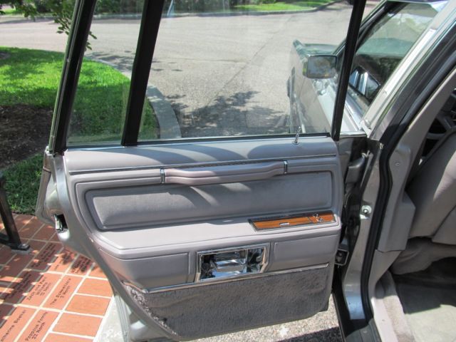 1988 Lincoln Town Car - photo 5