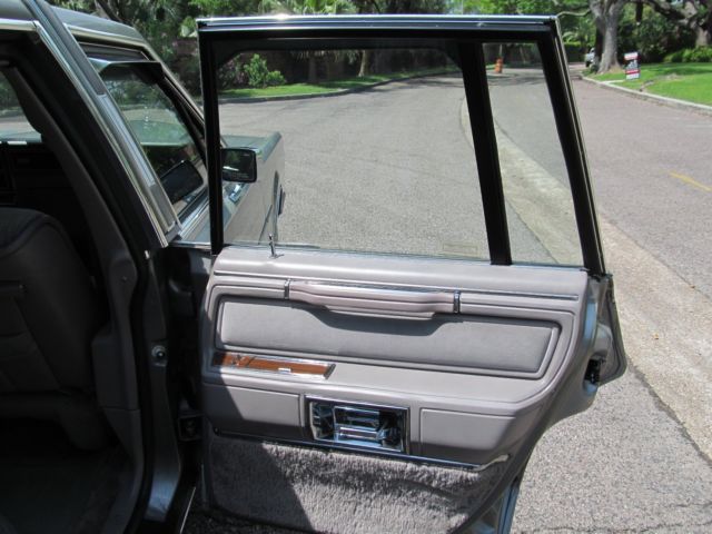 1988 Lincoln Town Car - photo 6