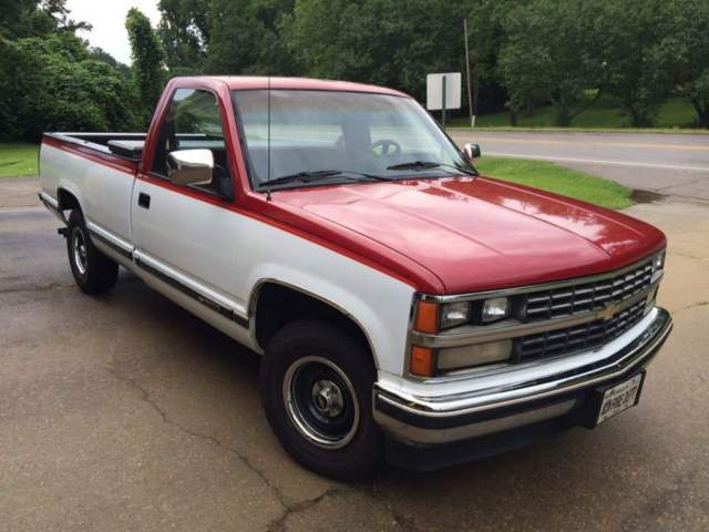 1988 Chevrolet 1500 Silverado Truck Two Tone LOW MILES 1988 Chevrolet C/K Pickup 1500