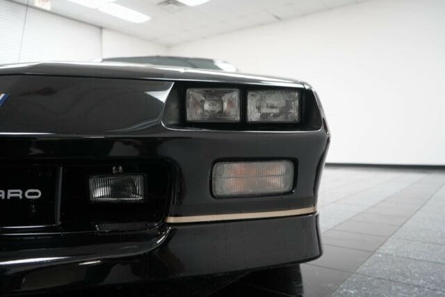 1988 Chevrolet Camaro IROC-Z - photo 10