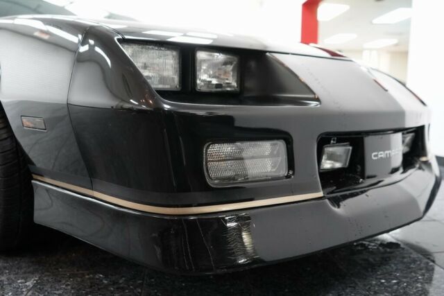 1988 Chevrolet Camaro IROC-Z - photo 12