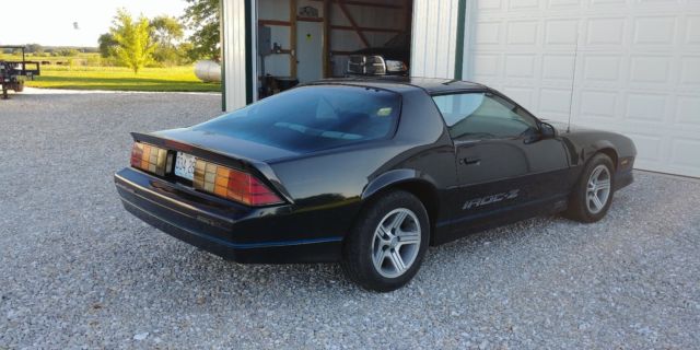 1988 Chevrolet Camaro Iroc Z-28 - photo 2