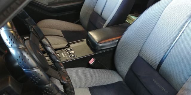 1988 Chevrolet Camaro Iroc Z-28 - photo 3