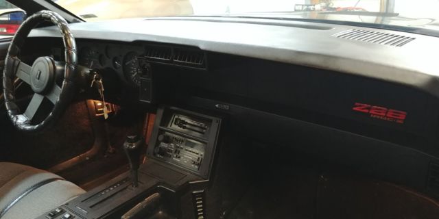 1988 Chevrolet Camaro Iroc Z-28 - photo 4