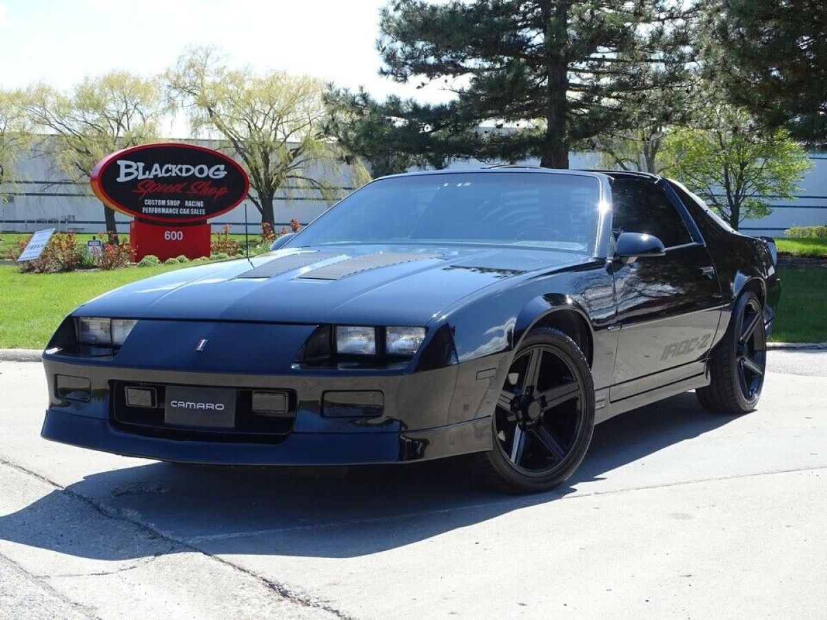 1988 Chevrolet Camaro IROC-Z 69,878 Miles Black Coupe V8 Automatic 1988 Chevrolet Camaro IROC-Z