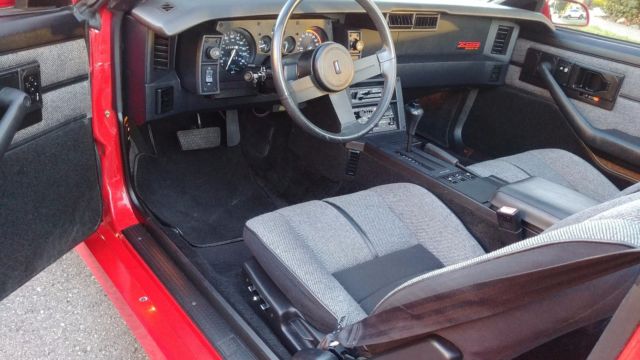 1988 Chevrolet Camaro Iroc Z - photo 7